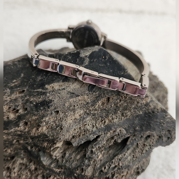 Nine West silver watch with blue face - Picture 4 of 10